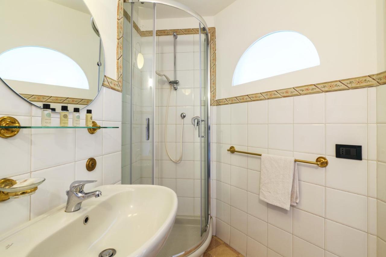 Duomo Cathedral View - Luxury Apartment Milan Luaran gambar