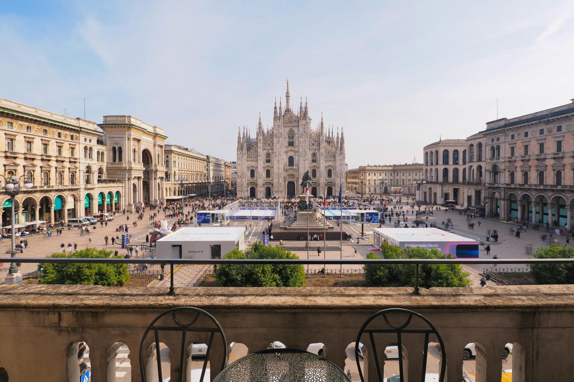 Duomo Cathedral View - Luxury Apartment Milan Luaran gambar